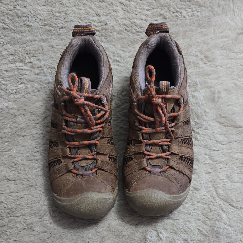Keen brown outdoor hiking shoes women's size 7.5 gorpcore